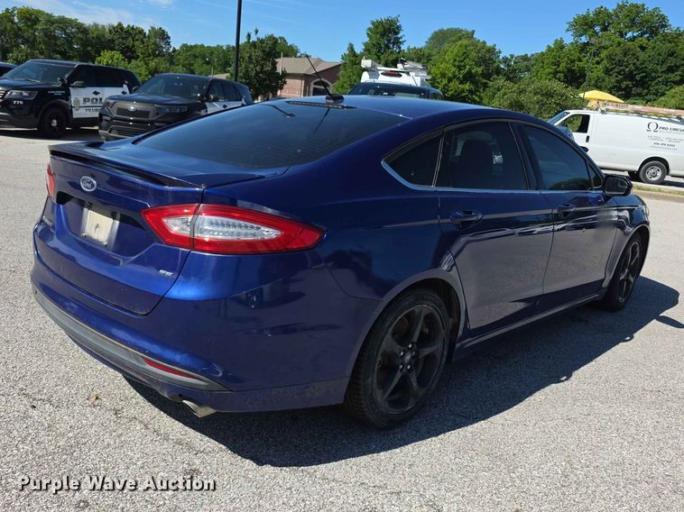 image for item FH6070 2015 Ford Fusion SE 