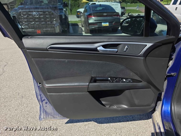 image for item FH6070 2015 Ford Fusion SE 