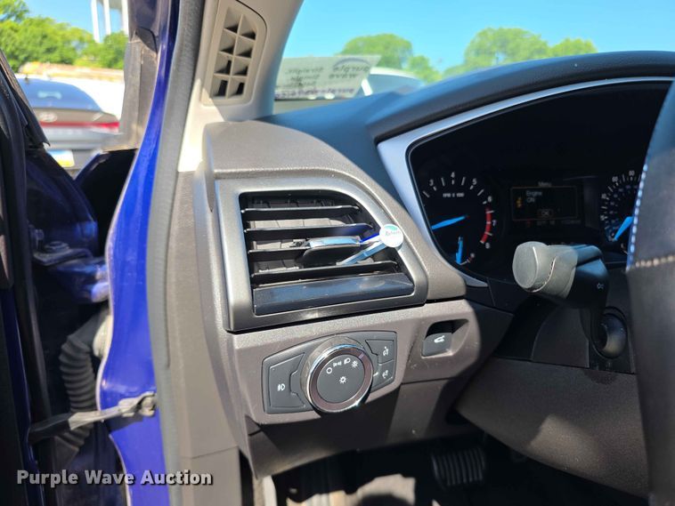 image for item FH6070 2015 Ford Fusion SE 