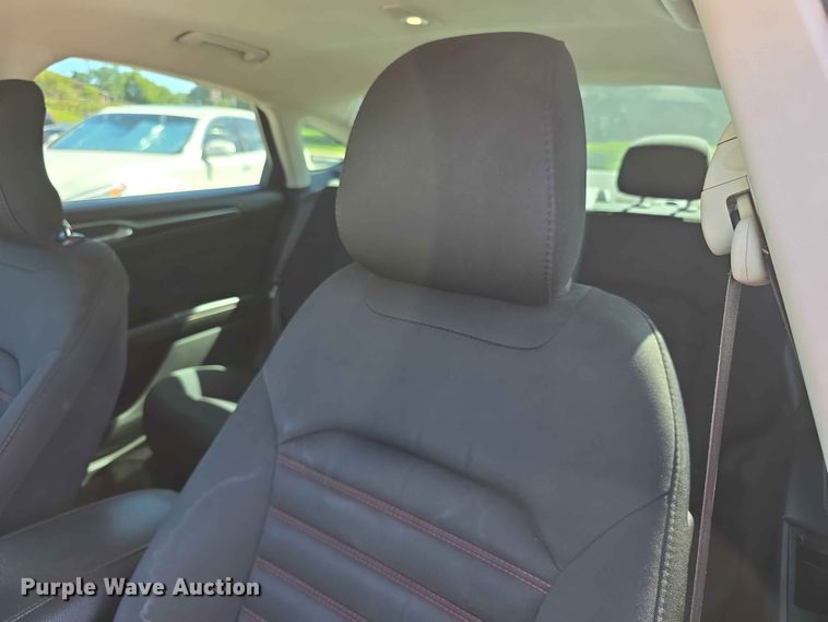 image for item FH6070 2015 Ford Fusion SE 
