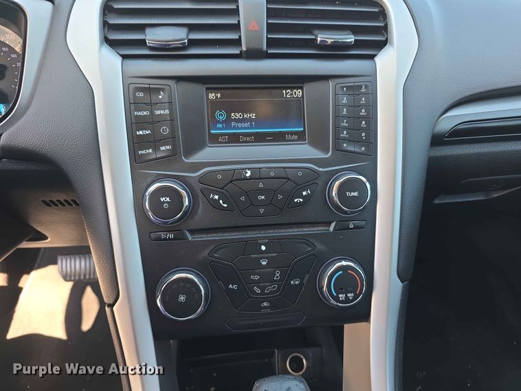 image for item FH6070 2015 Ford Fusion SE 