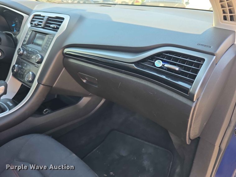 image for item FH6070 2015 Ford Fusion SE 