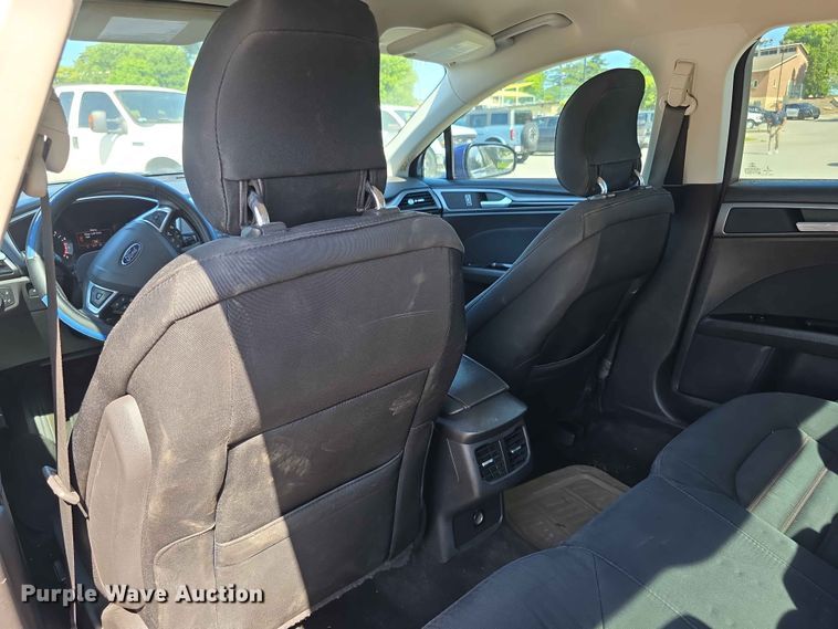 image for item FH6070 2015 Ford Fusion SE 