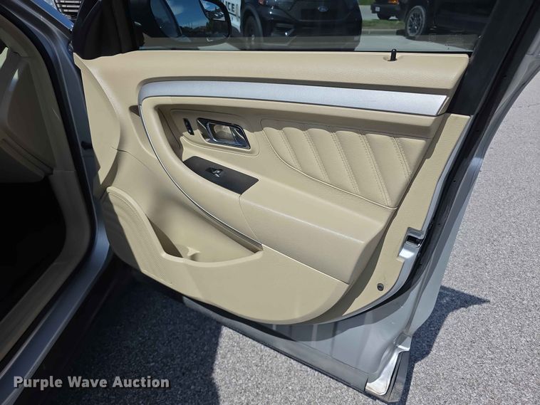 image for item FH6071 2017 Ford Taurus 