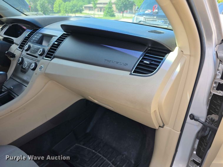 image for item FH6071 2017 Ford Taurus 
