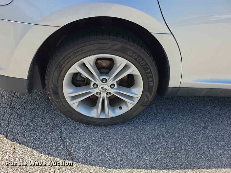image for item FH6071 2017 Ford Taurus 