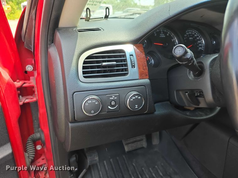 image for item FH6083 2011 Chevrolet Tahoe SUV
