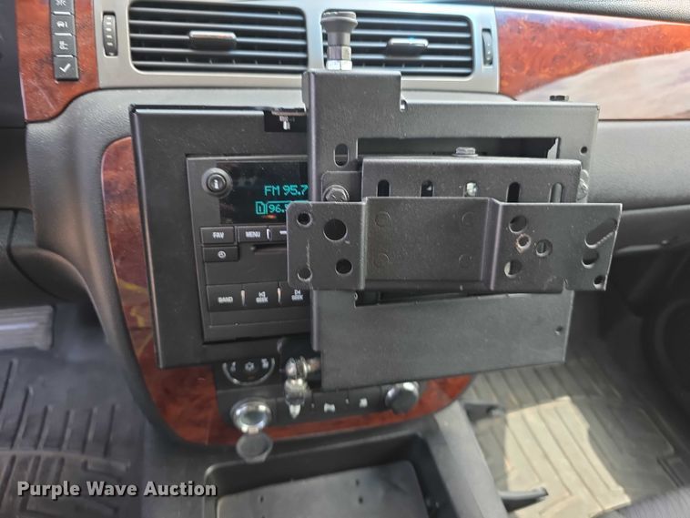 image for item FH6083 2011 Chevrolet Tahoe SUV