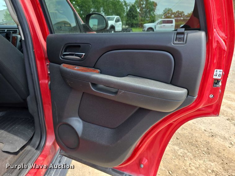 image for item FH6083 2011 Chevrolet Tahoe SUV