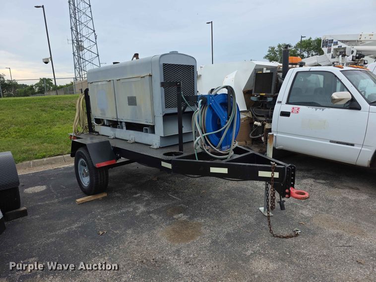 image for item FH6120 1980 Lincoln Shield Arc SAE 409  welder