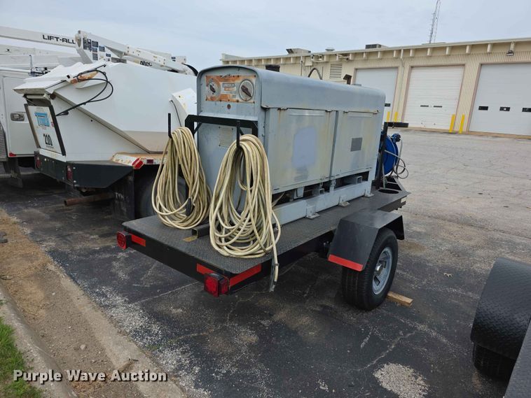 image for item FH6120 1980 Lincoln Shield Arc SAE 409  welder