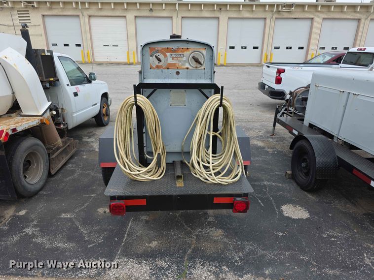 image for item FH6120 1980 Lincoln Shield Arc SAE 409  welder