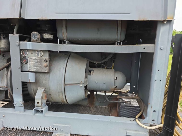 image for item FH6120 1980 Lincoln Shield Arc SAE 409  welder