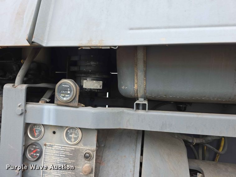 image for item FH6120 1980 Lincoln Shield Arc SAE 409  welder