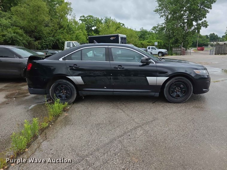 image for item FH6128 2017 Ford Taurus Police Interceptor 