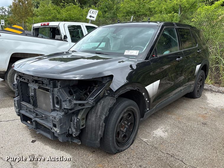 image for item FH6134 2022 Ford Explorer Police Interceptor SUV