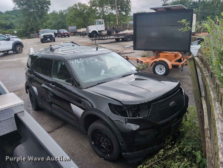 image for item FH6137 2022 Ford Explorer Police Interceptor  SUV