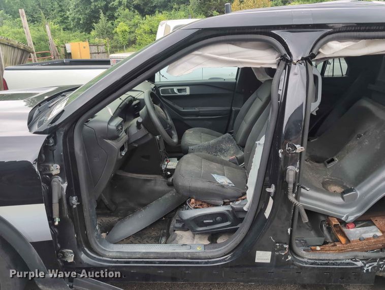image for item FH6137 2022 Ford Explorer Police Interceptor  SUV