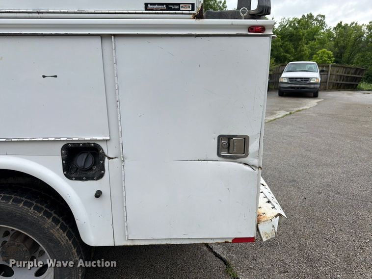 image for item FH6138 2013 Ford F450 Super Duty utility / service truck