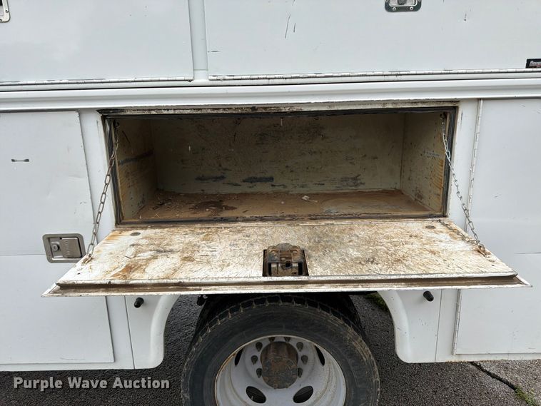 image for item FH6138 2013 Ford F450 Super Duty utility / service truck