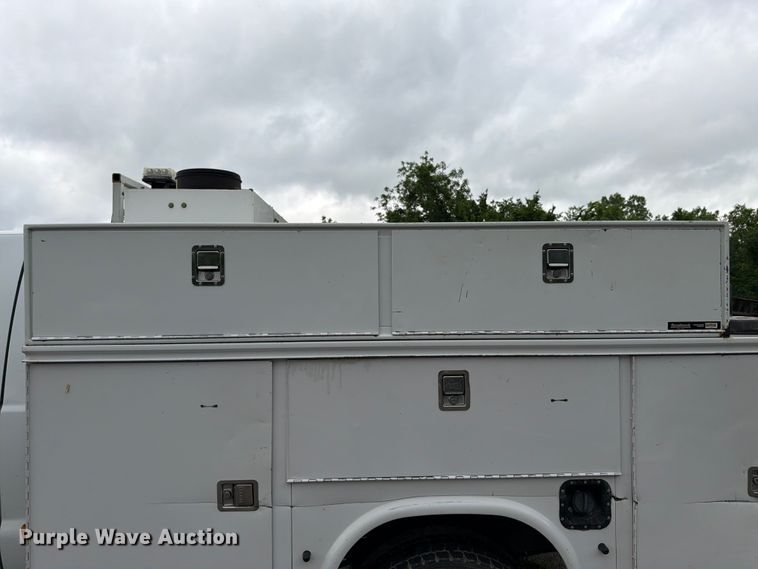 image for item FH6138 2013 Ford F450 Super Duty utility / service truck