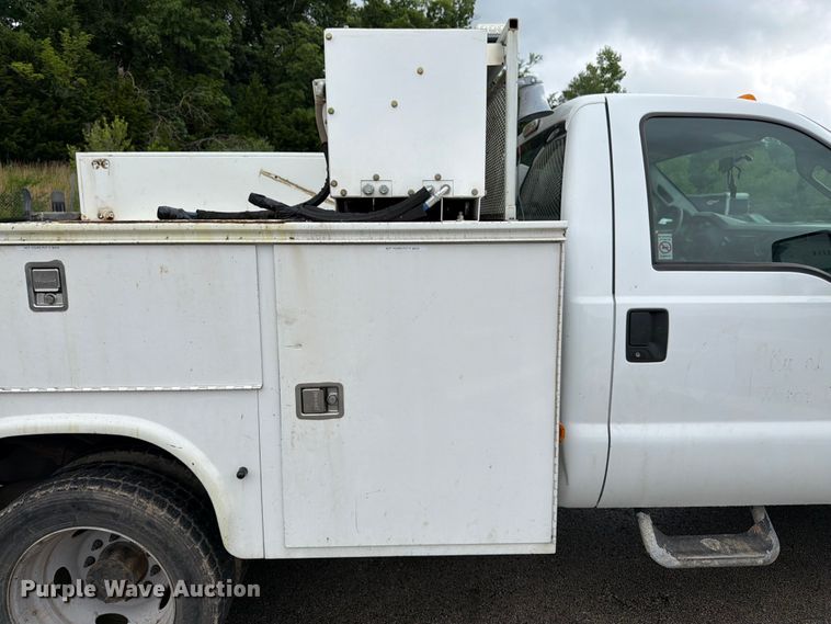 image for item FH6138 2013 Ford F450 Super Duty utility / service truck