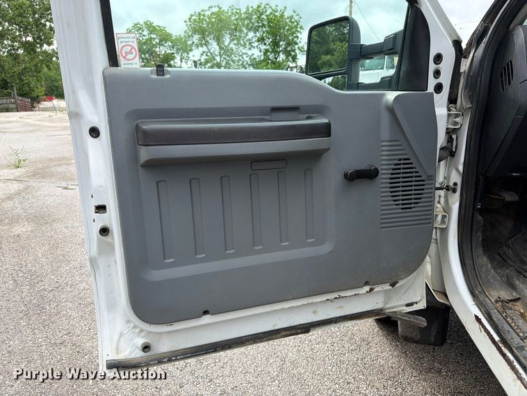 image for item FH6138 2013 Ford F450 Super Duty utility / service truck