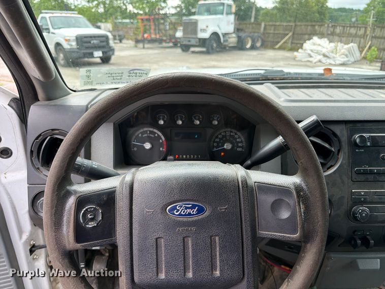 image for item FH6138 2013 Ford F450 Super Duty utility / service truck