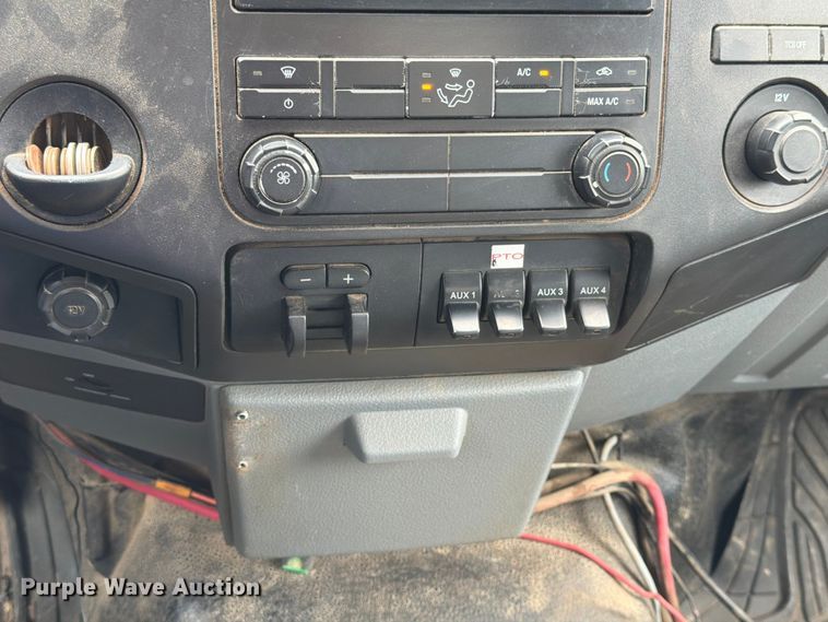 image for item FH6138 2013 Ford F450 Super Duty utility / service truck