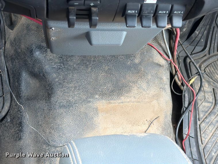 image for item FH6138 2013 Ford F450 Super Duty utility / service truck