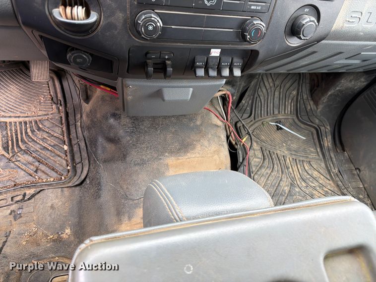image for item FH6138 2013 Ford F450 Super Duty utility / service truck