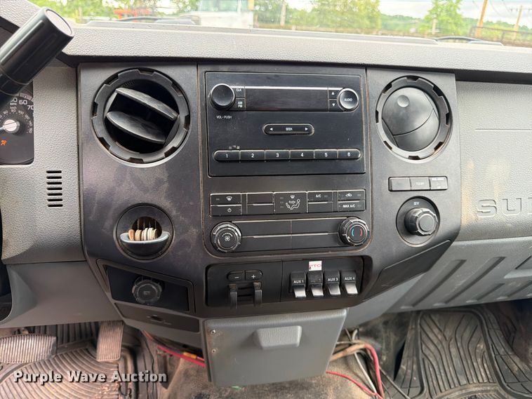 image for item FH6138 2013 Ford F450 Super Duty utility / service truck