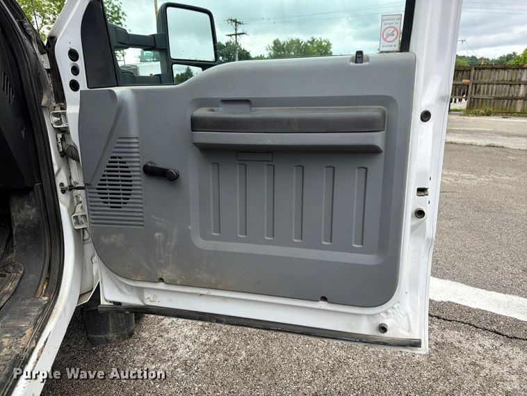 image for item FH6138 2013 Ford F450 Super Duty utility / service truck