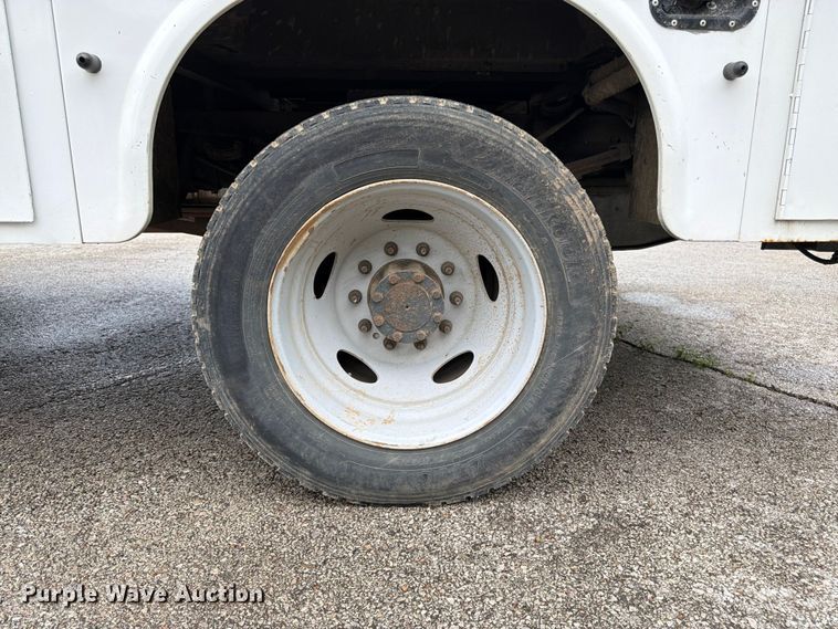 image for item FH6138 2013 Ford F450 Super Duty utility / service truck