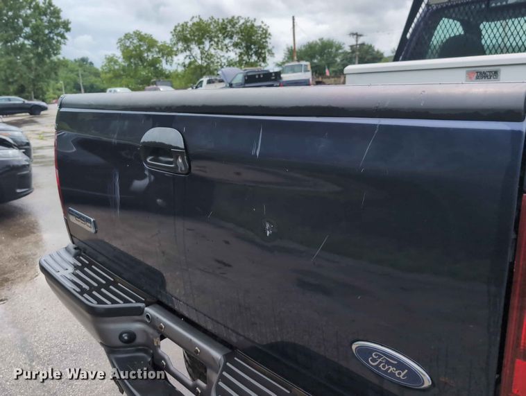 image for item FH6140 2007 Ford F250 Super Duty XL pickup truck