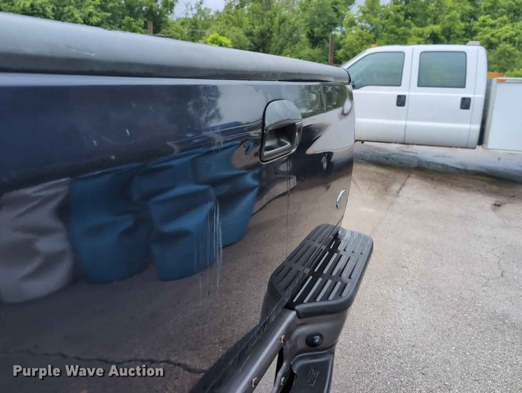 image for item FH6140 2007 Ford F250 Super Duty XL pickup truck