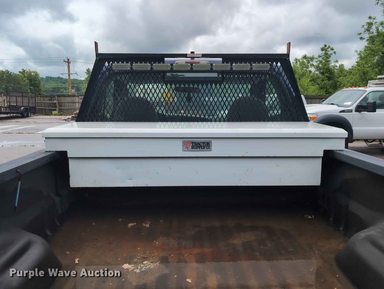 image for item FH6140 2007 Ford F250 Super Duty XL pickup truck