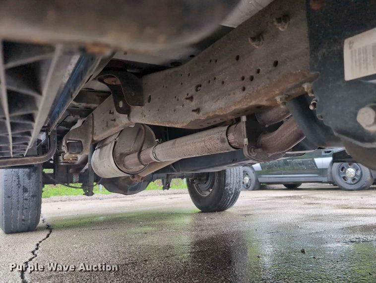 image for item FH6140 2007 Ford F250 Super Duty XL pickup truck