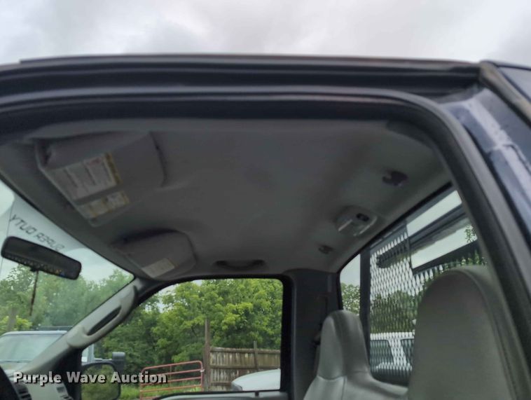 image for item FH6140 2007 Ford F250 Super Duty XL pickup truck
