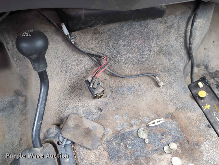 image for item FH6140 2007 Ford F250 Super Duty XL pickup truck