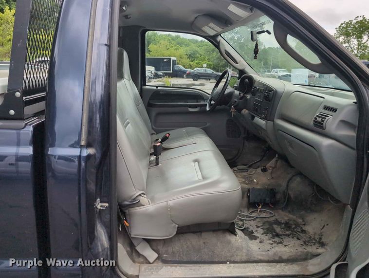 image for item FH6140 2007 Ford F250 Super Duty XL pickup truck