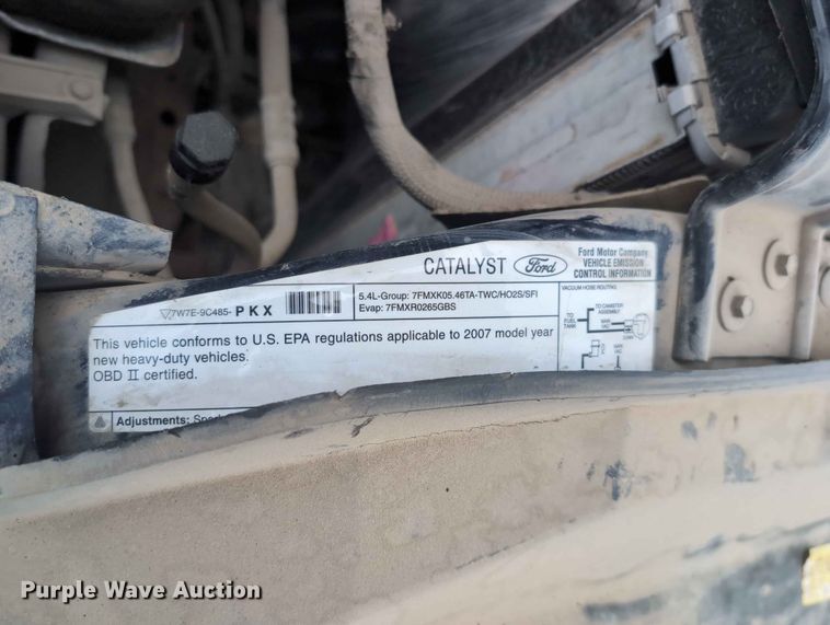image for item FH6140 2007 Ford F250 Super Duty XL pickup truck