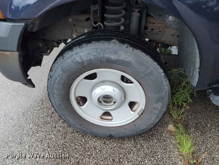 image for item FH6140 2007 Ford F250 Super Duty XL pickup truck