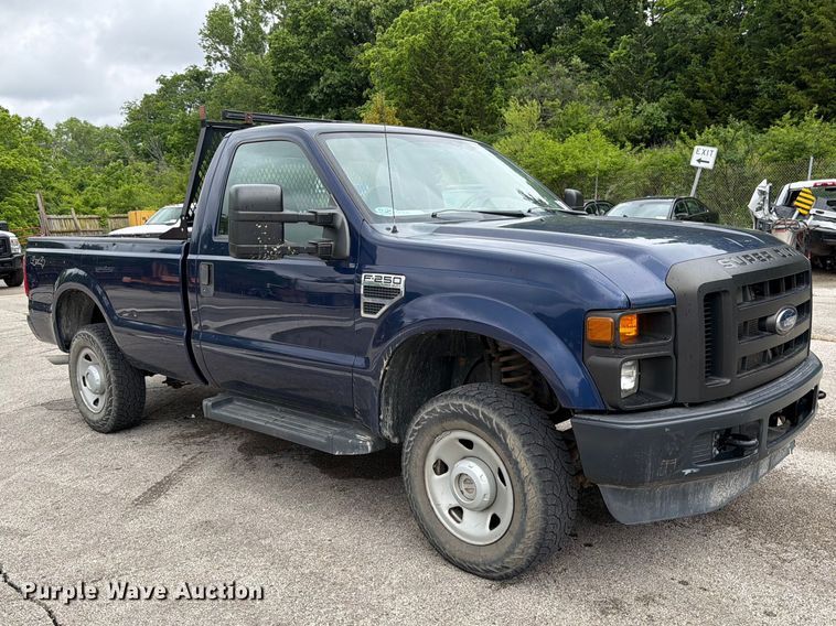 image for item FH6141 2010 Ford F250 Super Duty pickup truck