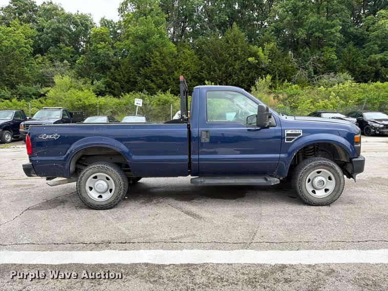 image for item FH6141 2010 Ford F250 Super Duty pickup truck