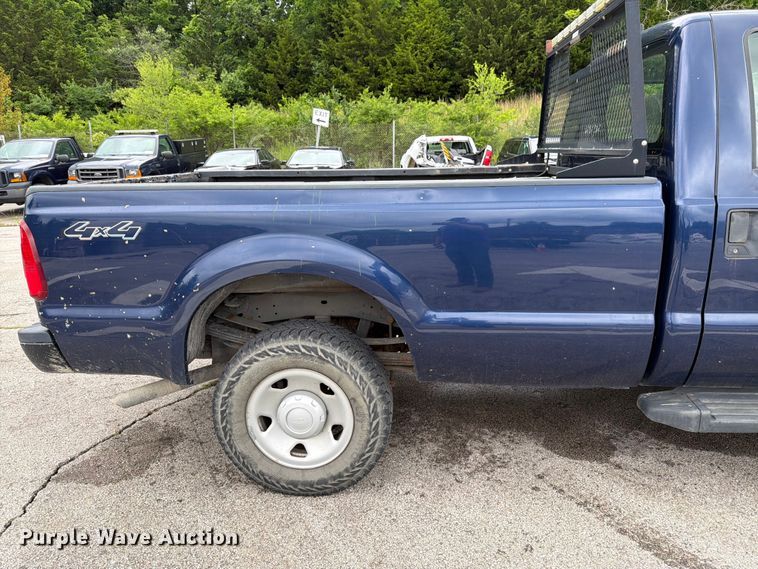 image for item FH6141 2010 Ford F250 Super Duty pickup truck