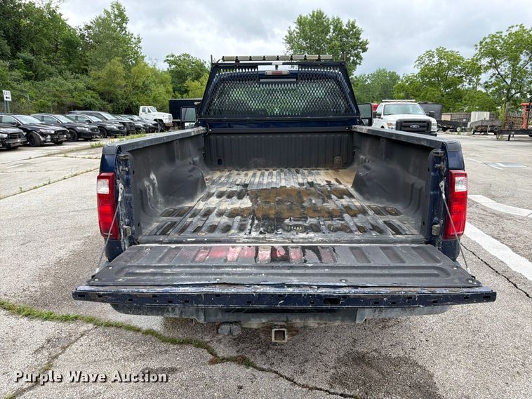 image for item FH6141 2010 Ford F250 Super Duty pickup truck