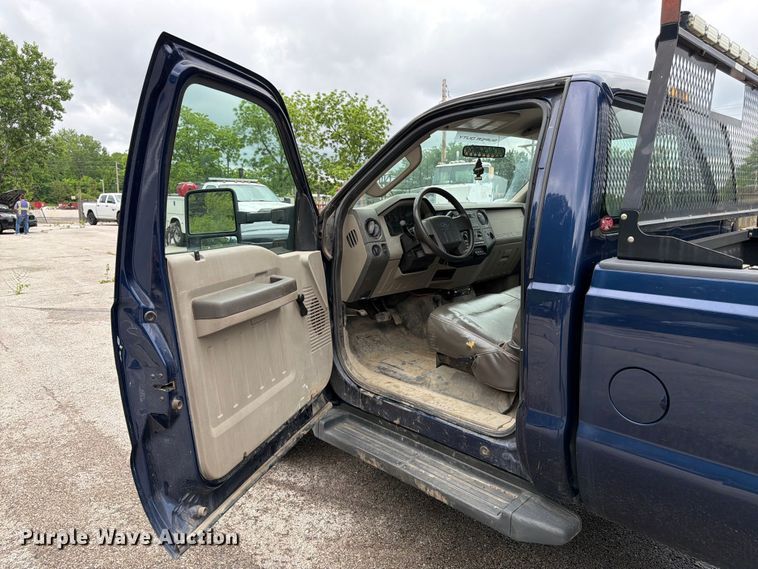 image for item FH6141 2010 Ford F250 Super Duty pickup truck