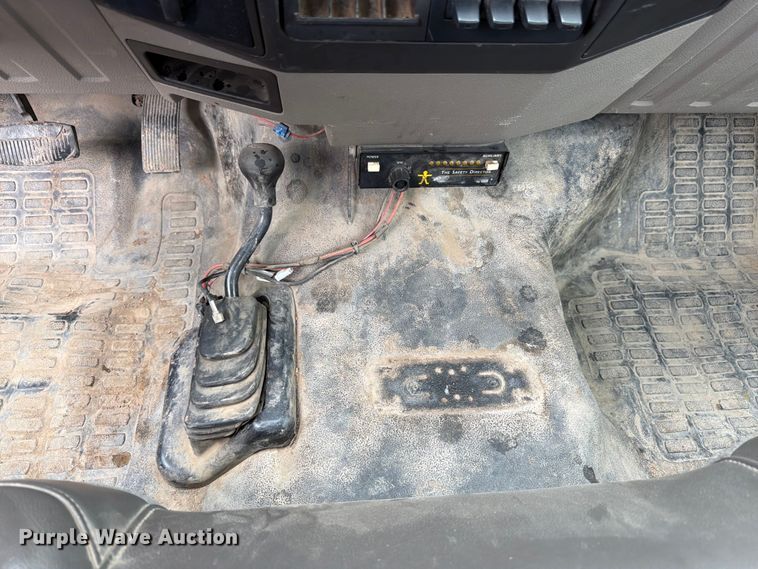 image for item FH6141 2010 Ford F250 Super Duty pickup truck