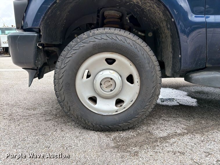 image for item FH6141 2010 Ford F250 Super Duty pickup truck